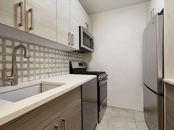 5th image of 345 E 80th St APT 12D