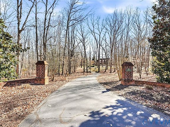 2nd image of 2410 Gobbler Ridge Rd