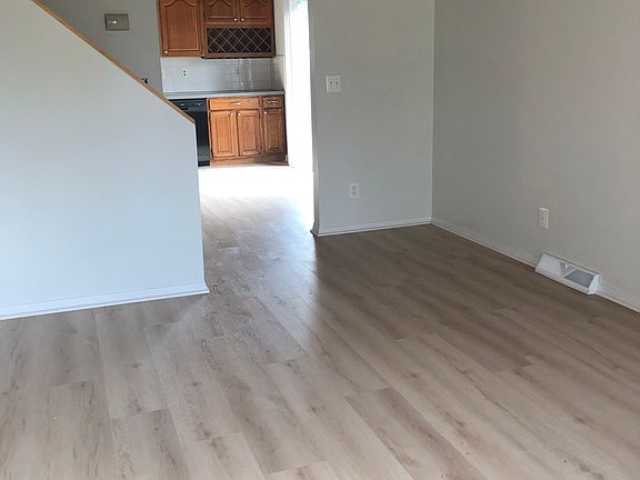 4th image of 34374 Rhode Is