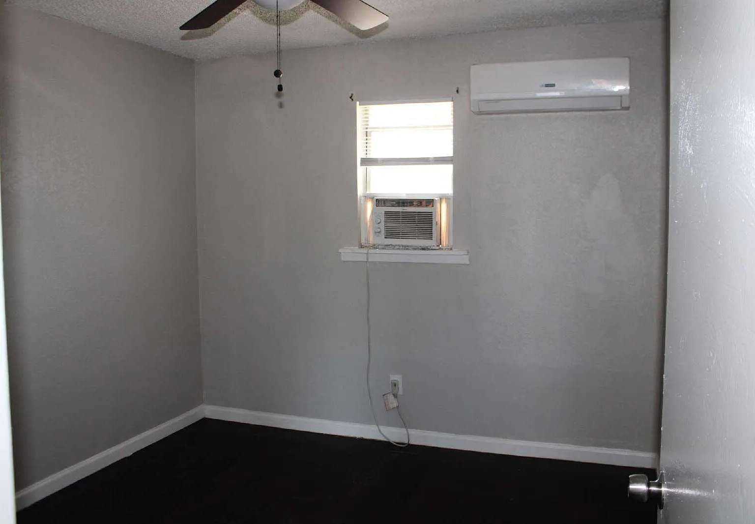 2 bed, 1.0 bath, 900 sqft, $850 — Photo 3