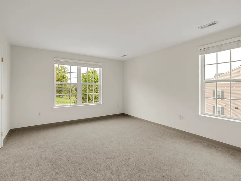 Hempfield Commons — Photo 10
