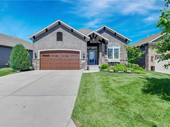 22174 W 121st St, Olathe, KS 66061