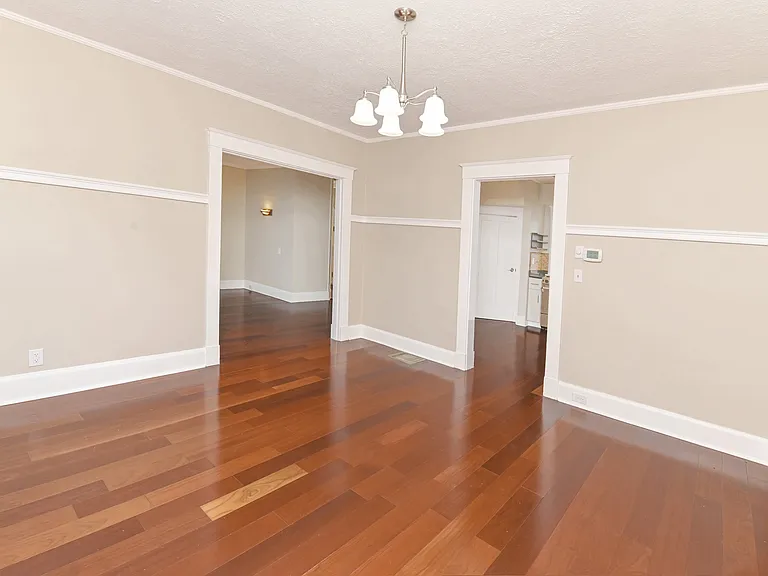 3634 Amberson Ave — Photo 9