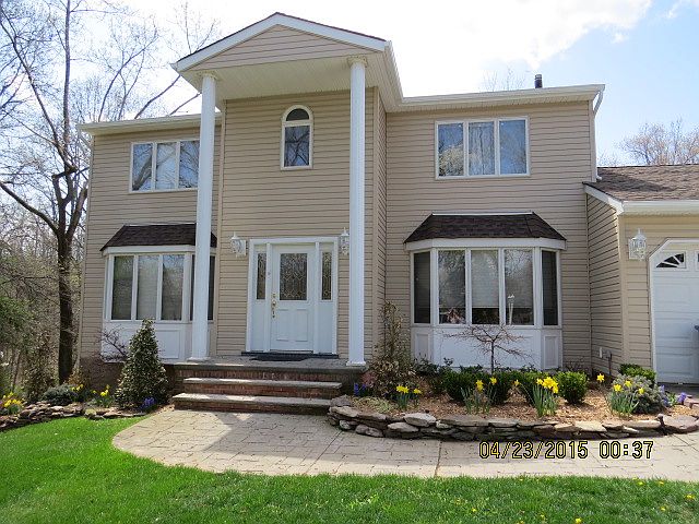 1st image of 382 Boscombe Ave