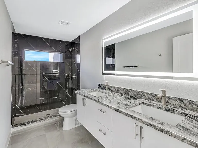 23 NE 16th Pl — Photo 10