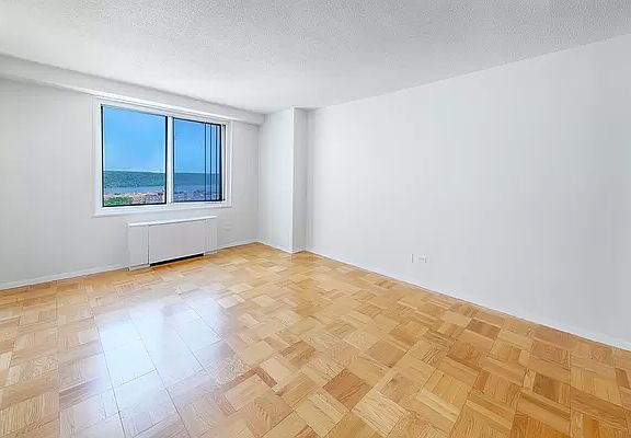 5th image of 3333 Henry Hudson Pkwy APT 22R