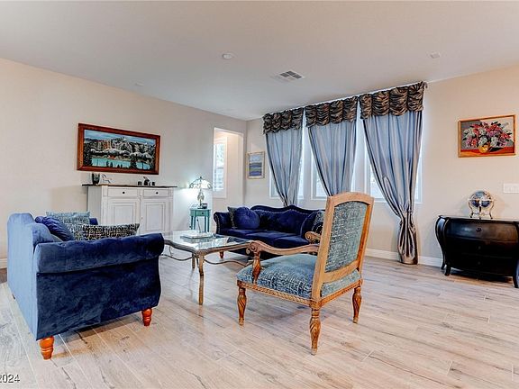 4th image of 10290 Western Pine Ave