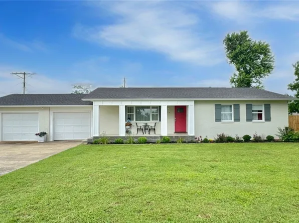 1814 S 11th St, Rogers, AR 72756