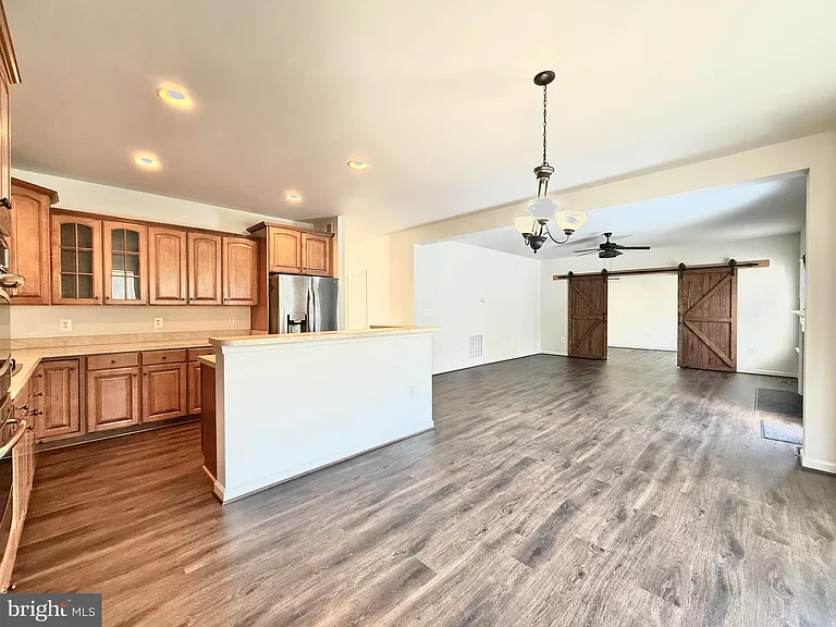 1305 Idlewild Blvd — Photo 3