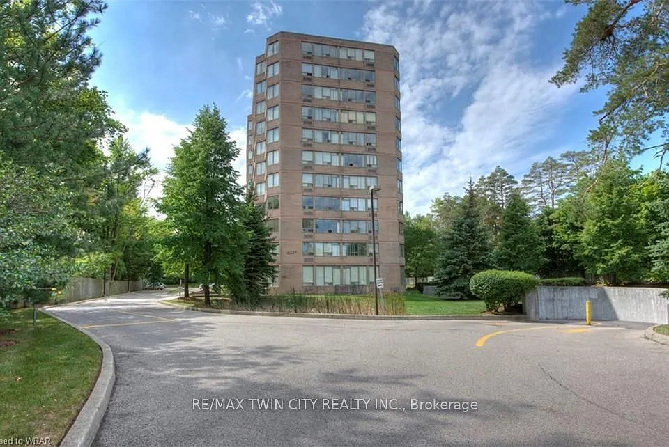 3227 King St E #503