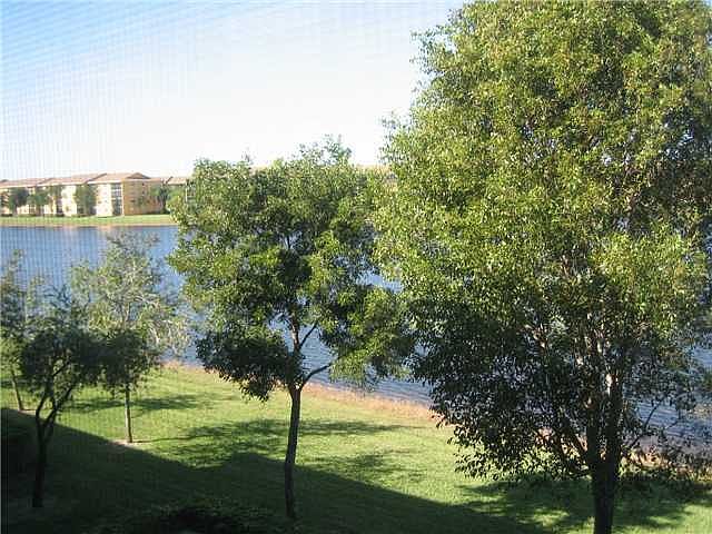 1st image of 650 SW 138th Ave APT 304