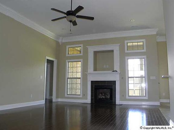 3rd image of 221 Nettles Dr