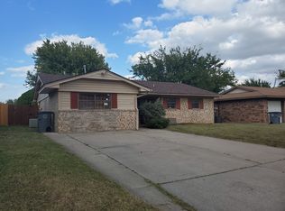 5709 NW Cedarwood Dr, Lawton, OK 73505