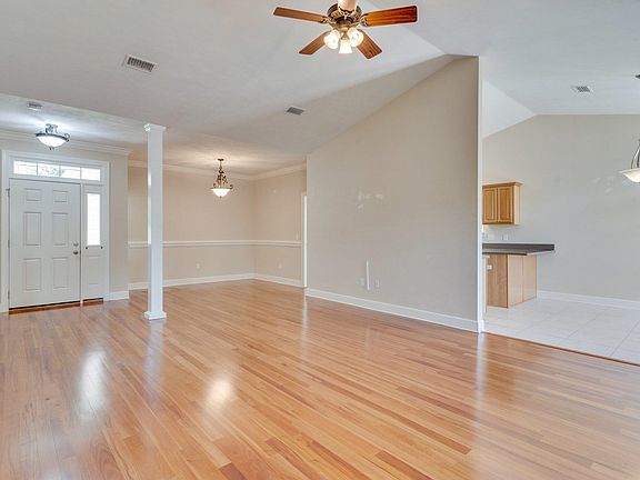 4th image of 3301 Dartmouth Dr