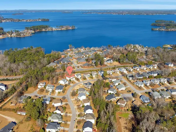 420 Plymouth Pass Dr, Lexington, SC 29072