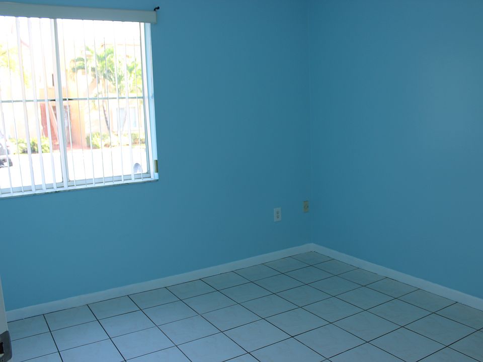 1st image of 1130 NW 124th Ct #103