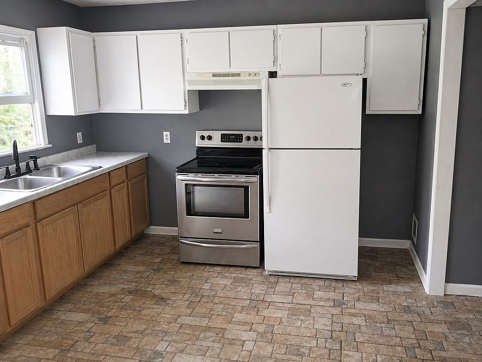 2nd image of 977 Odom Dr