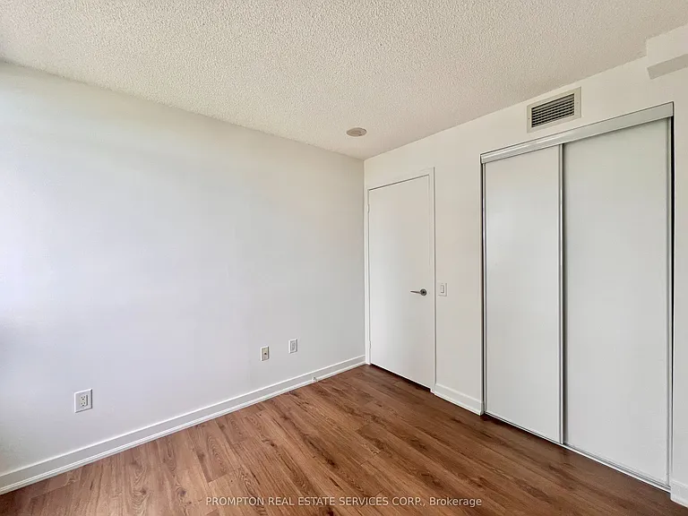121 McMahon Dr #608 — Photo 19