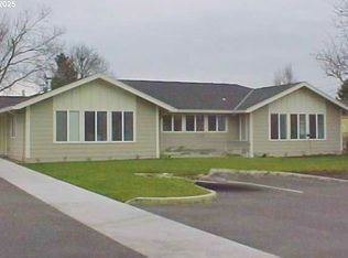 9350 SE Taylor St, Portland, OR 97216