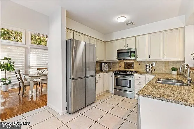 1 Fieldwood Ct — Photo 14