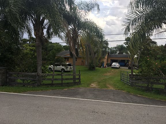 3rd image of 900 SW 196th Ave