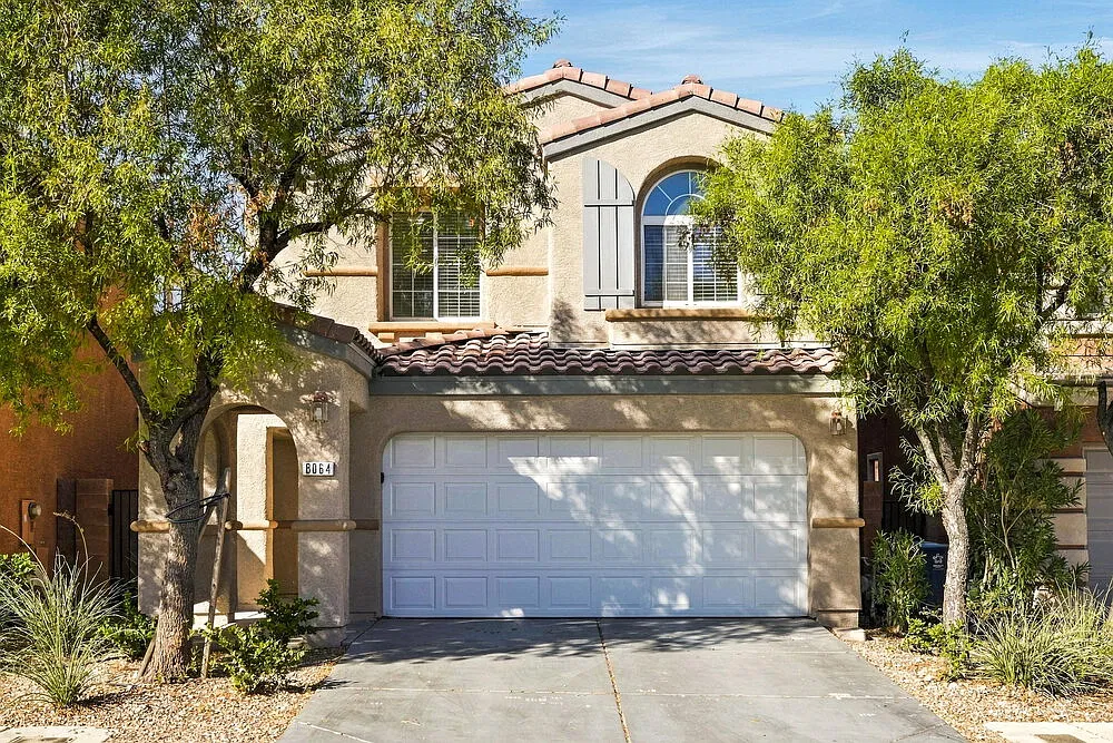 3 bed, 2.5 bath, 1569 sqft, $2,025 — Photo 1