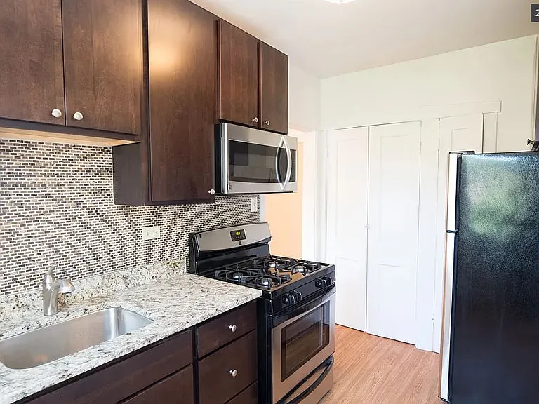5047 N Central Park Ave #1D — Photo 2