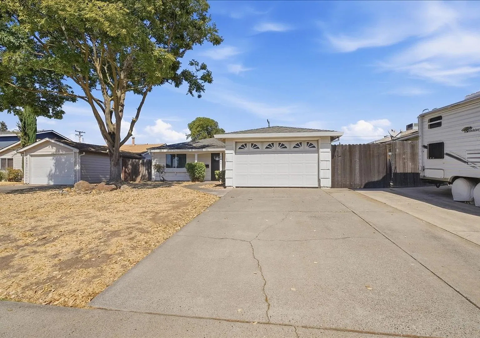 4337 Turnsworth Ct — Photo 2