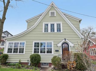 208 Oakland Ave, Waukesha, WI 53186