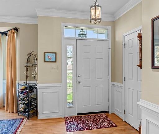3rd image of 8057 Willow Brook Ln