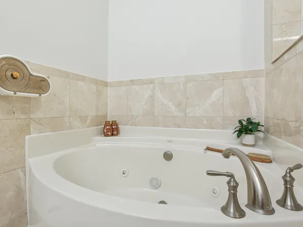 22 Avenue At Port Imperial image 29 of 34