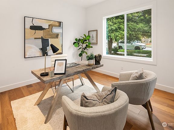 5th image of 3215 32nd Avenue W