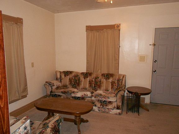 4th image of 516 W 4th St