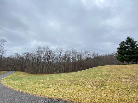 3rd image of 7 Quailwood Dr