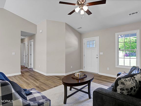 5th image of 105 Ashbury Park Lane