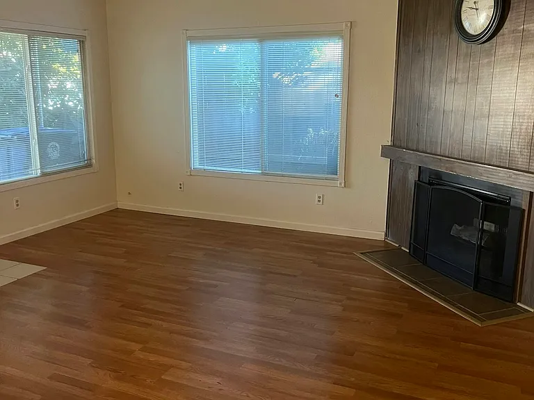 3437 Viking Dr — Photo 5