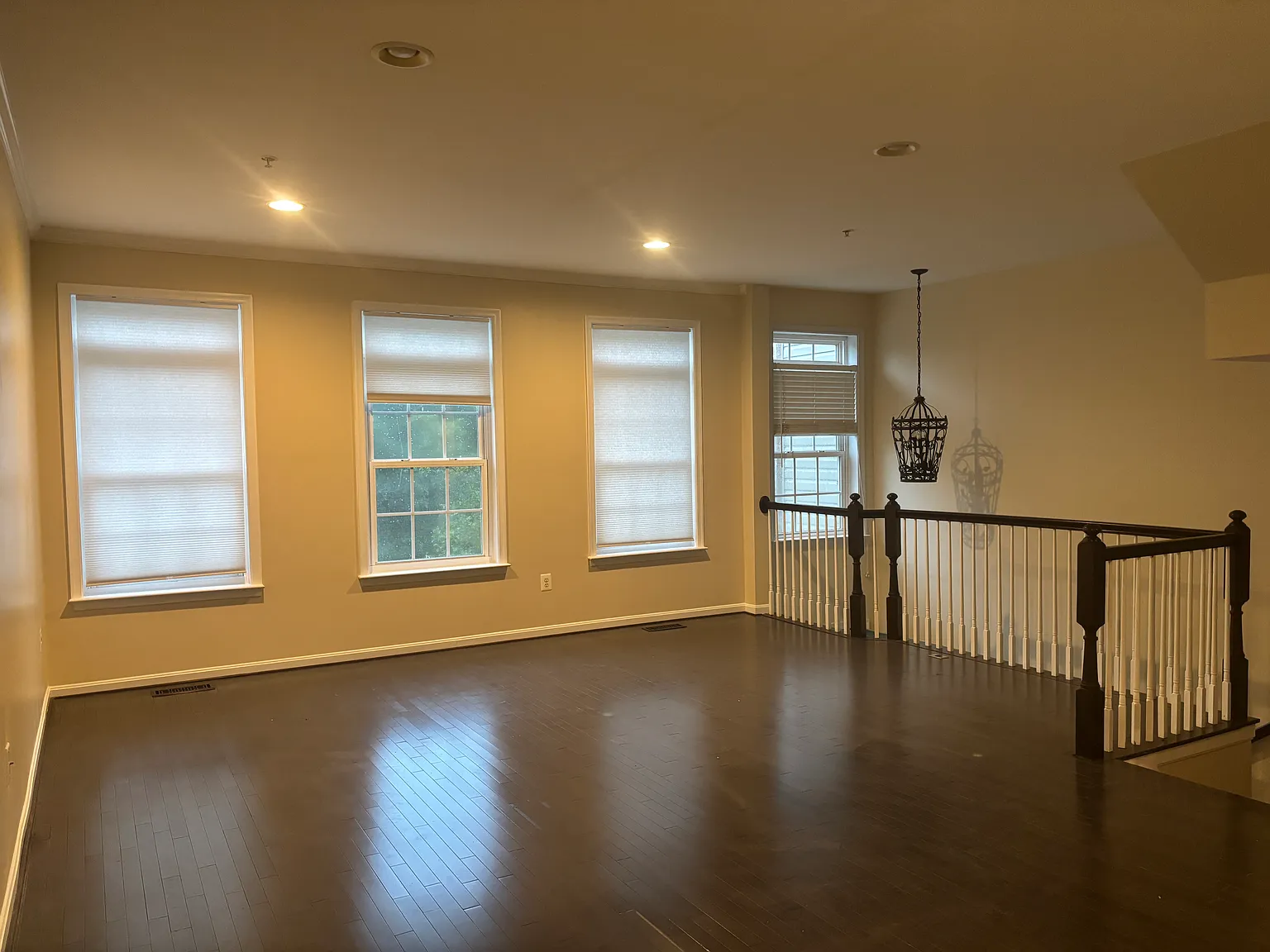 4 bed, 3.5 bath, 2576 sqft, $3,300 — Photo 4