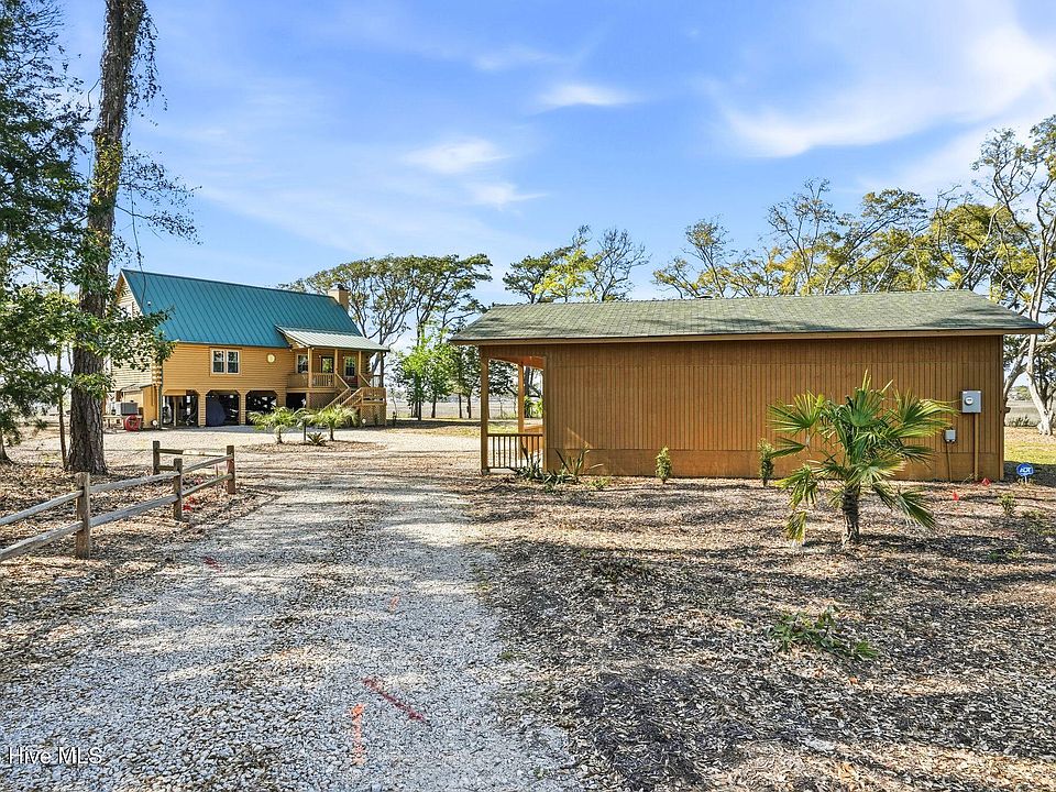 1st image of 3820 Windy Point Road SW