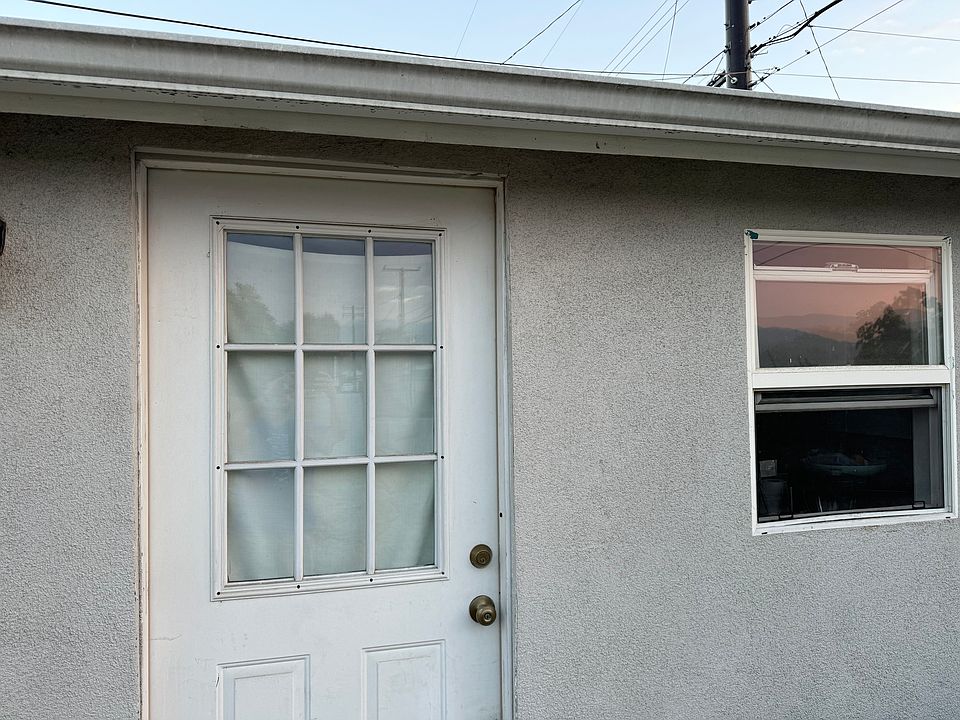 1st image of 4755 N Hollenbeck Ave #2