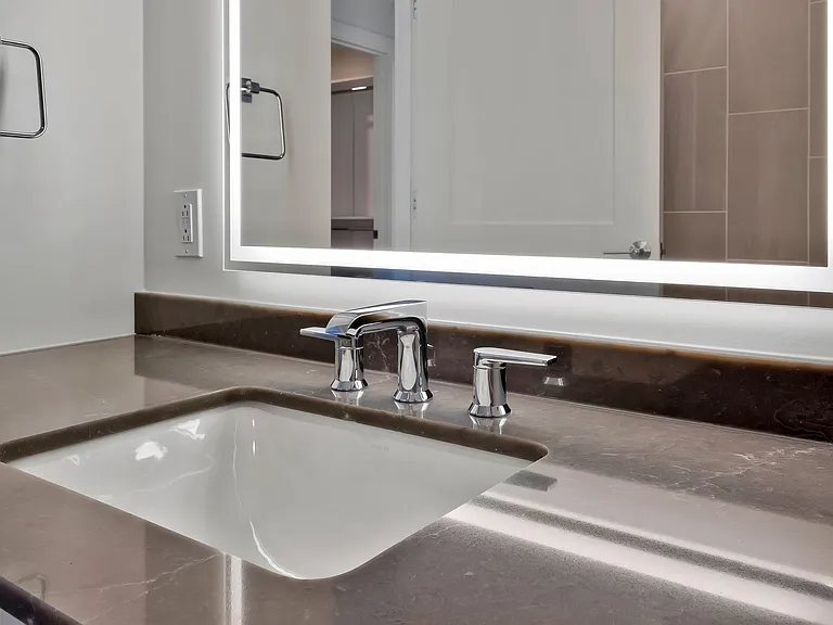 1212 Demonbreun St #1002 — Photo 12