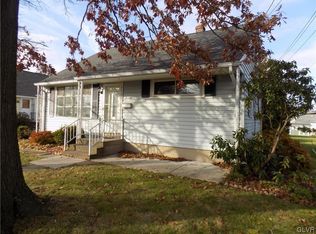70 S 14th St, Quakertown, PA 18951