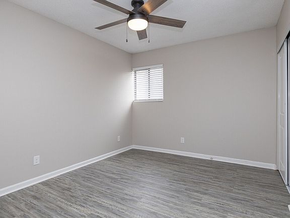 2nd image of 100 Hunter Hill Rd APT 4D