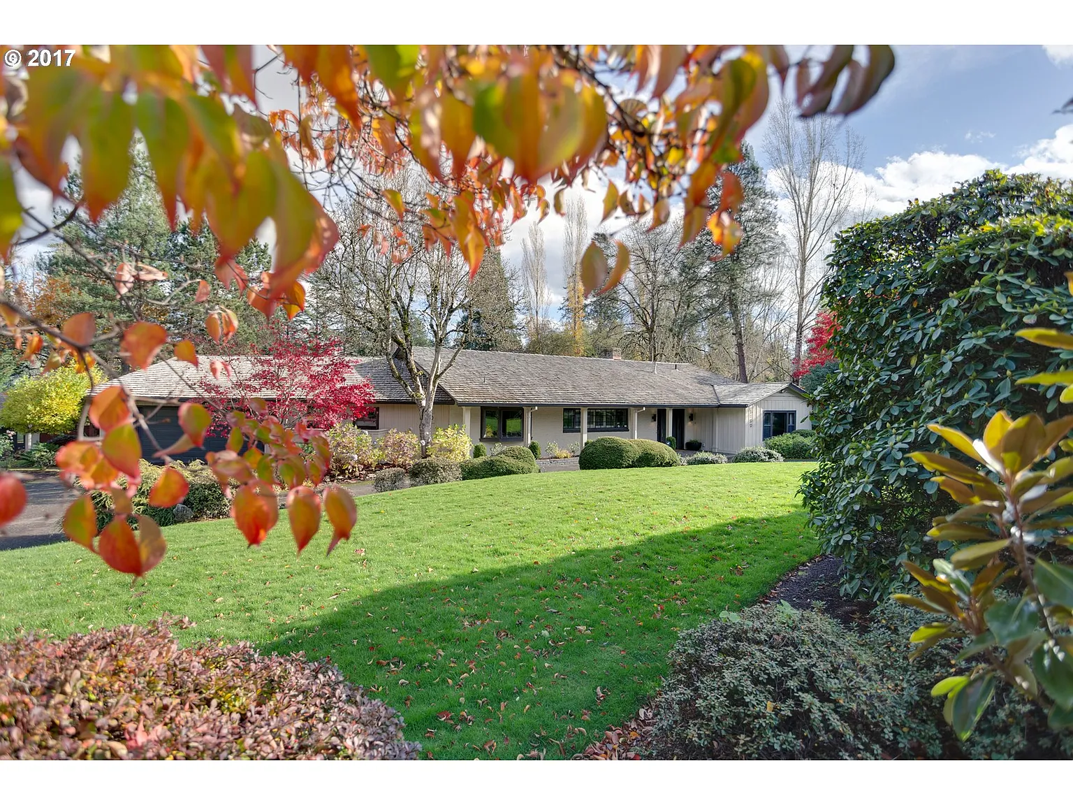 5100 SW Dogwood Ln photo 1