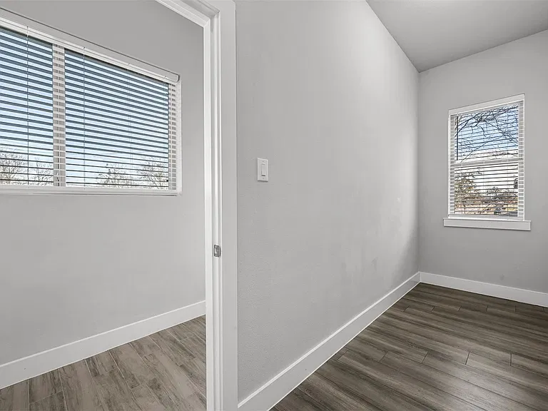 204 N Getzendaner Ave — Photo 8