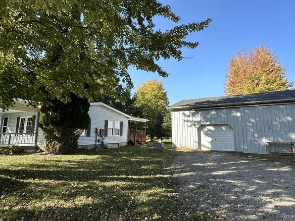 5068 Coldwater Rd, Lapeer, MI 48446