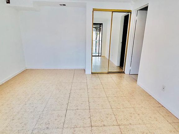5th image of 3153 W 154th St