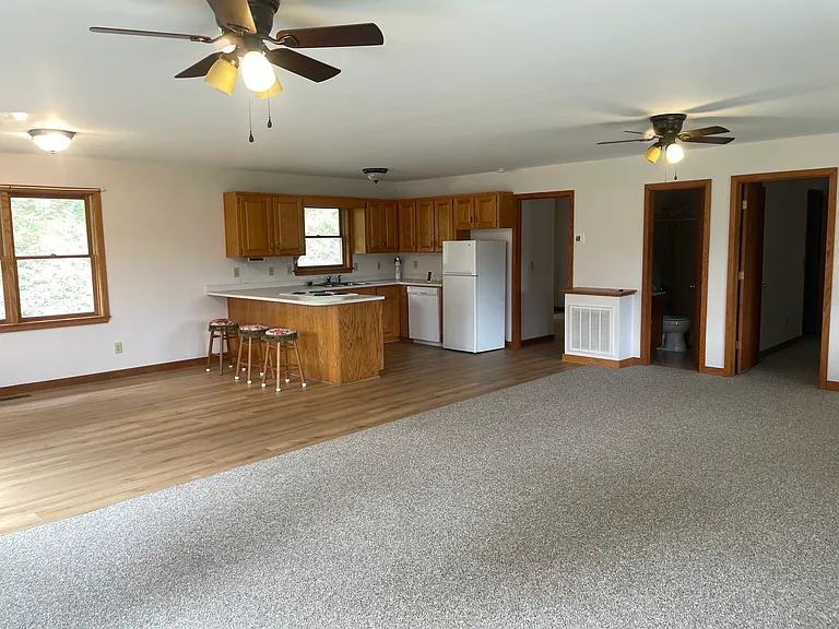 752 Meadow Brook Ln — Photo 18