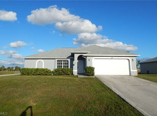 1909 NE 7th Pl, Cape Coral, FL 33909