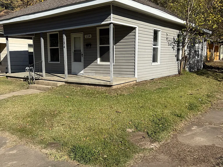134 Geneva St — Photo 2