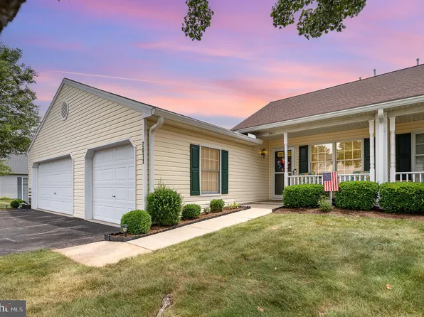 2011 Faversham Way #2011, York, PA 17402